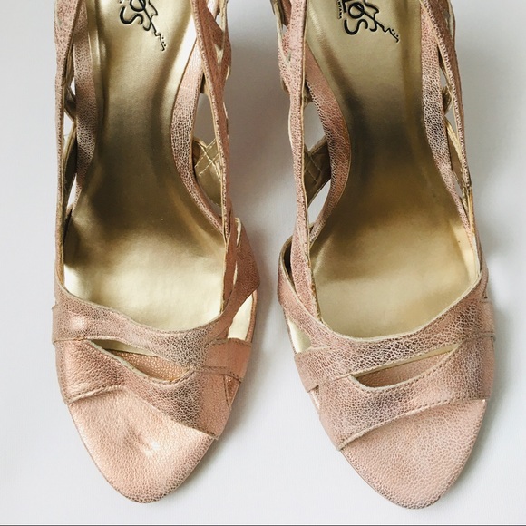 Carlos by Carlos Santana “Rescue”rose gold wedge - Picture 2 of 6